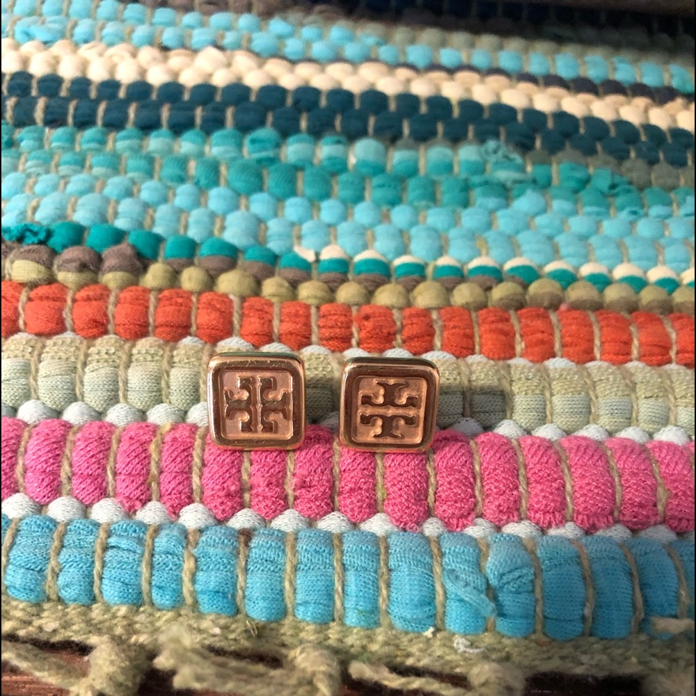 Tory Burch stud earrings EUC🤩
